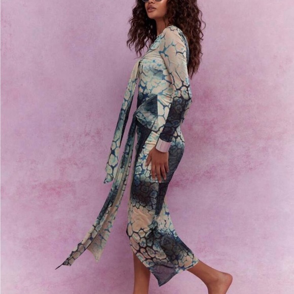 Women's Long Sleeve Printed Maxi Dress - Picture 3 of 3